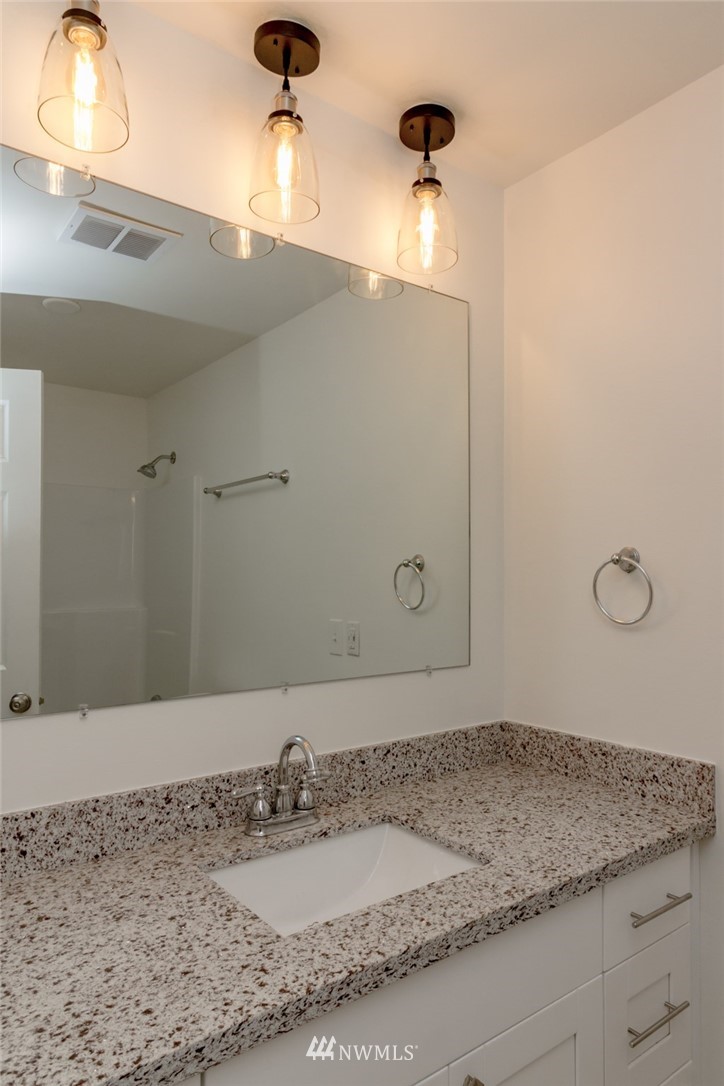 17818 109th Avenue Southeast Renton, WA 98055 - Photo 17 of 21