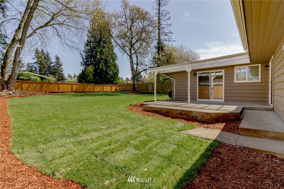 17818 109th Avenue Southeast Renton, WA 98055 - Photo 3 of 21