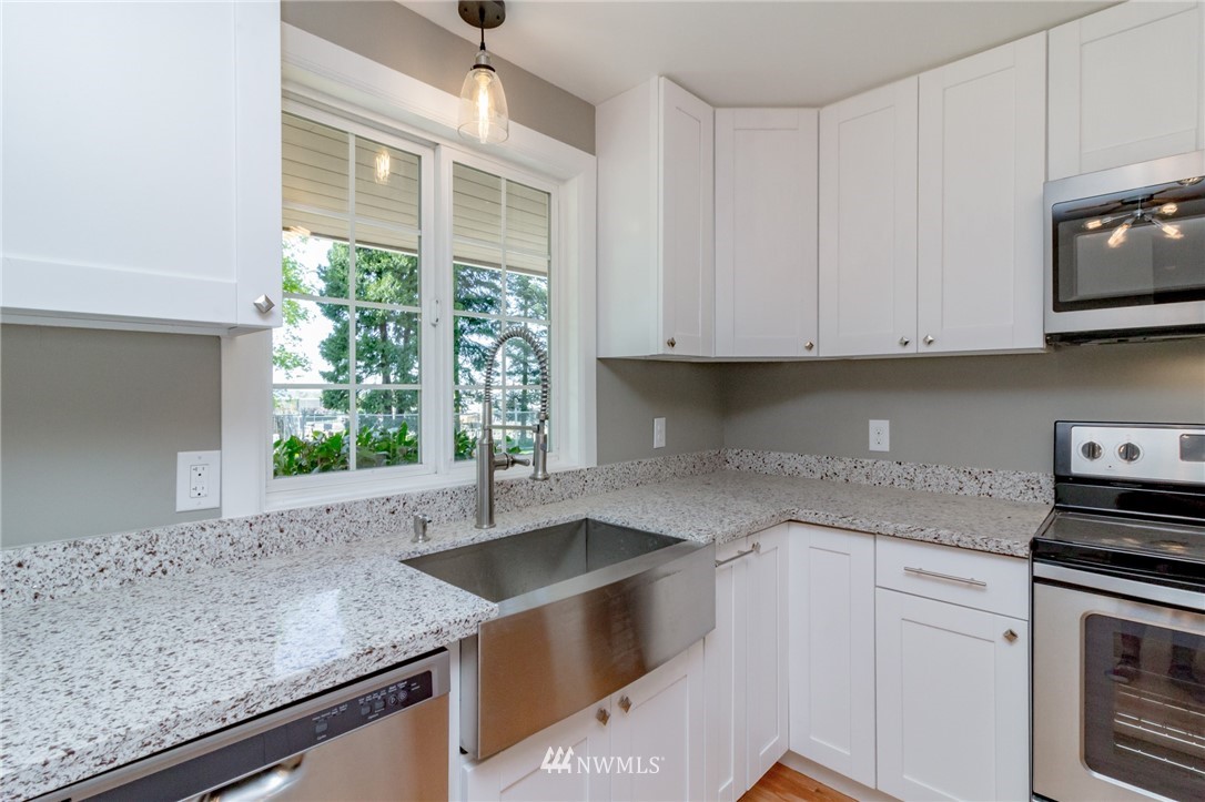 17818 109th Avenue Southeast Renton, WA 98055 - Photo 7 of 21