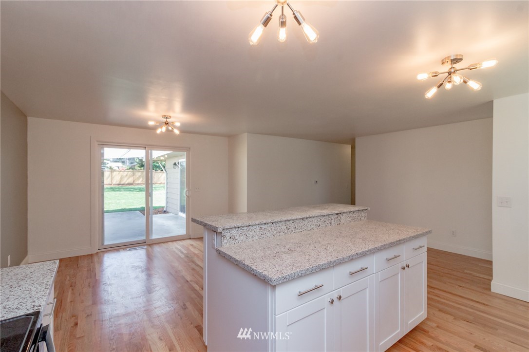 17818 109th Avenue Southeast Renton, WA 98055 - Photo 8 of 21