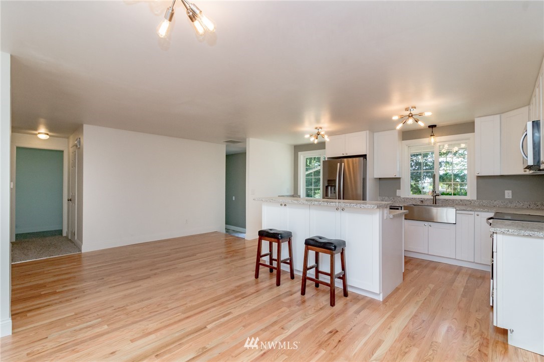 17818 109th Avenue Southeast Renton, WA 98055 - Photo 9 of 21
