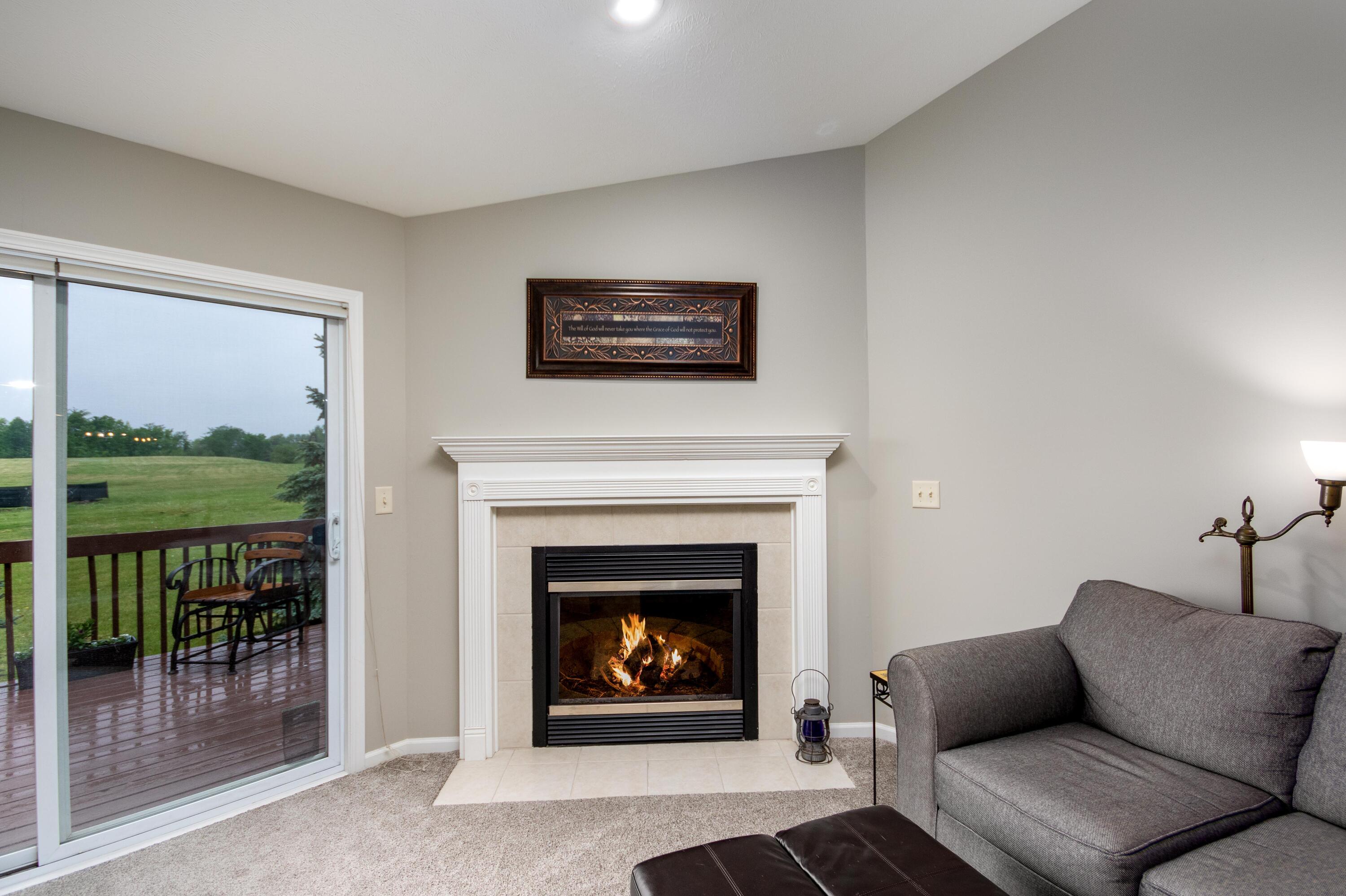 1357 East Point Ridge, Unit 11 Holland, MI 49423 - Photo 11 of 34 1357 E Pointe Ridge-29