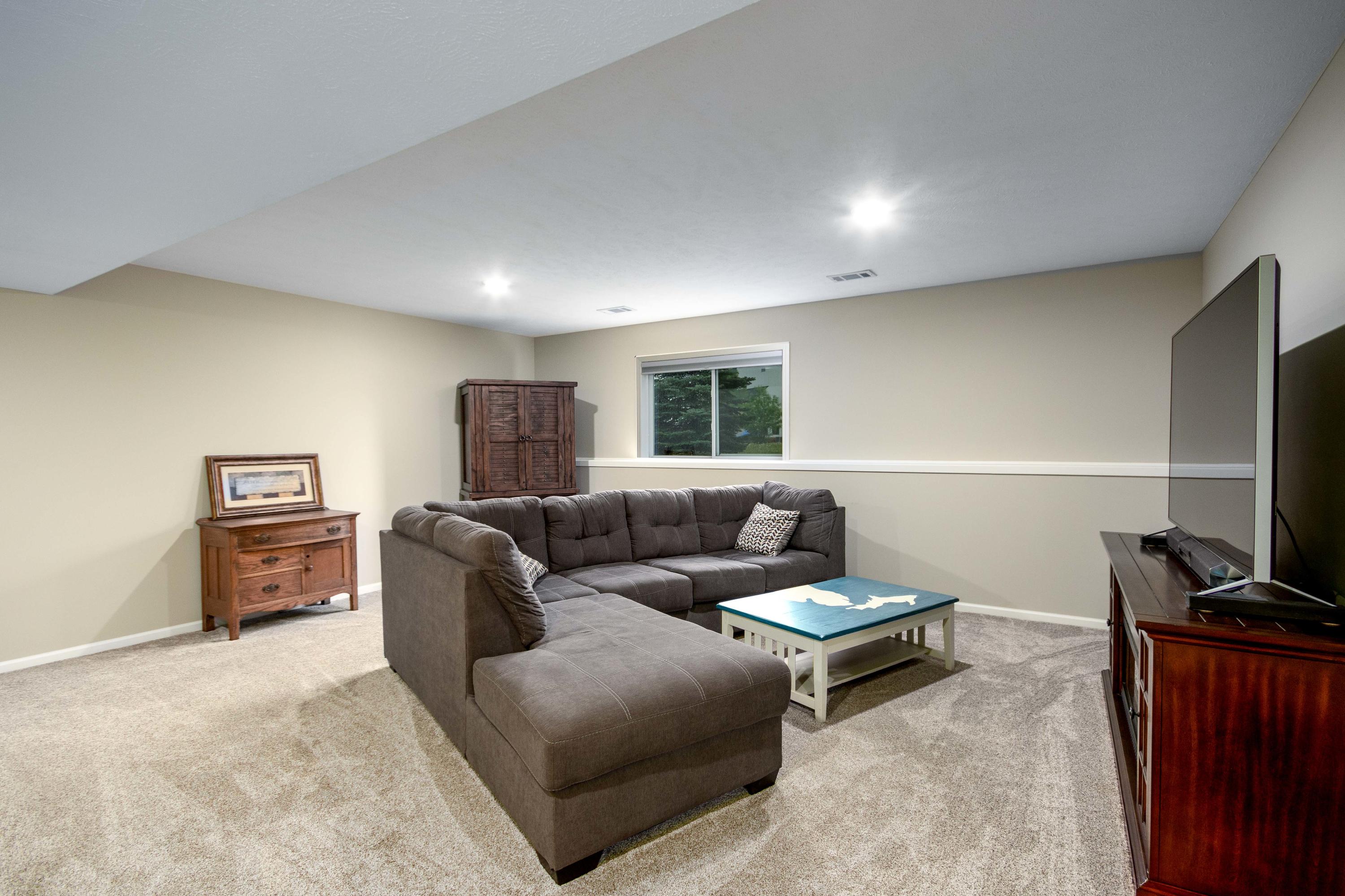 1357 East Point Ridge, Unit 11 Holland, MI 49423 - Photo 21 of 34 1357 E Pointe Ridge-38