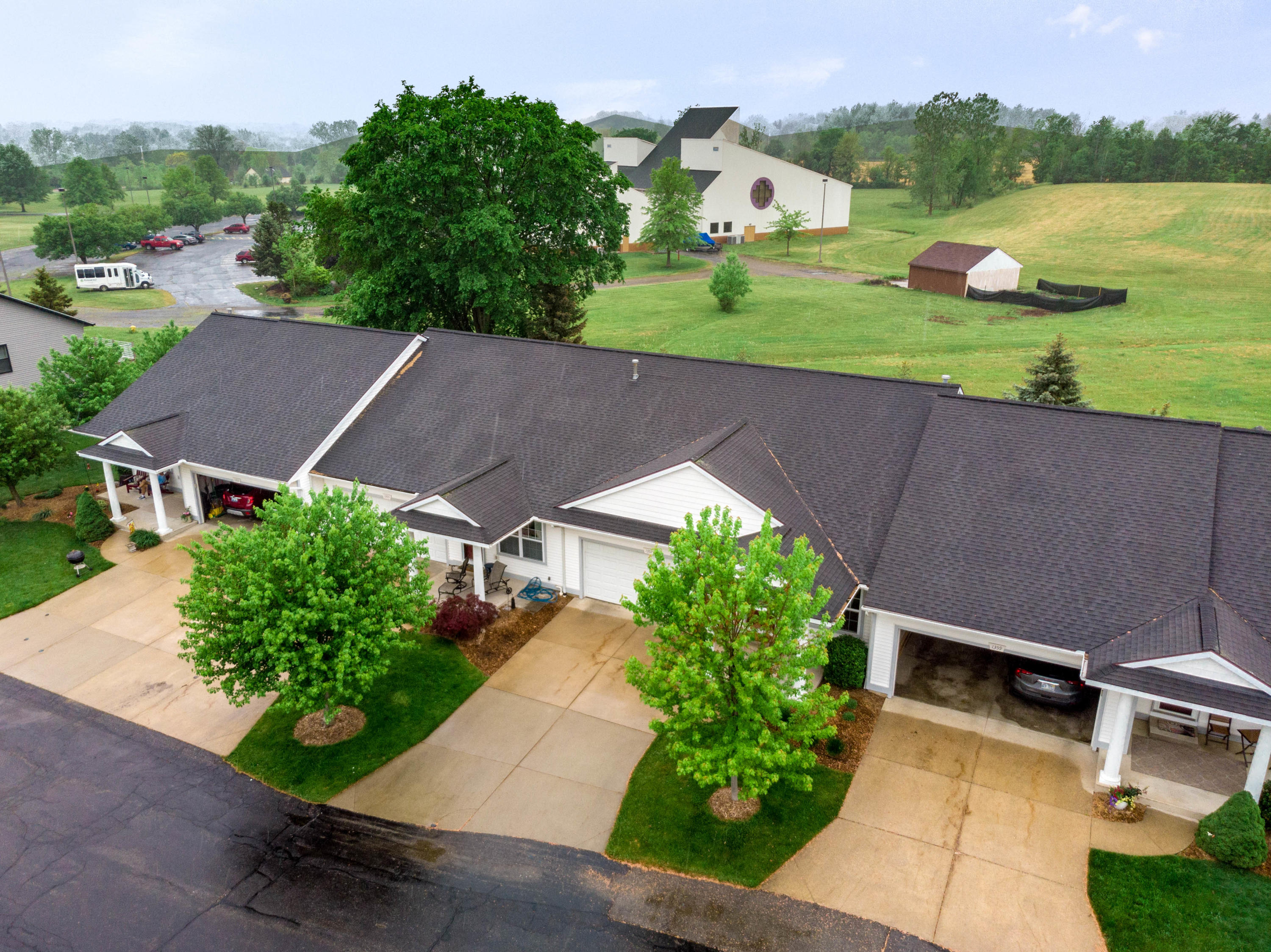 1357 East Point Ridge, Unit 11 Holland, MI 49423 - Photo 26 of 34 1357 E Pointe Ridge-43