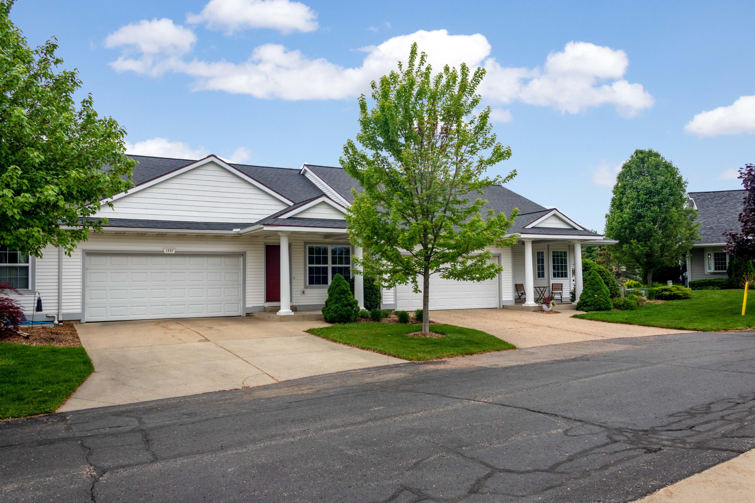 1357 East Point Ridge, Unit 11 Holland, MI 49423 - Photo 28 of 34 1357 E Pointe Ridge-11