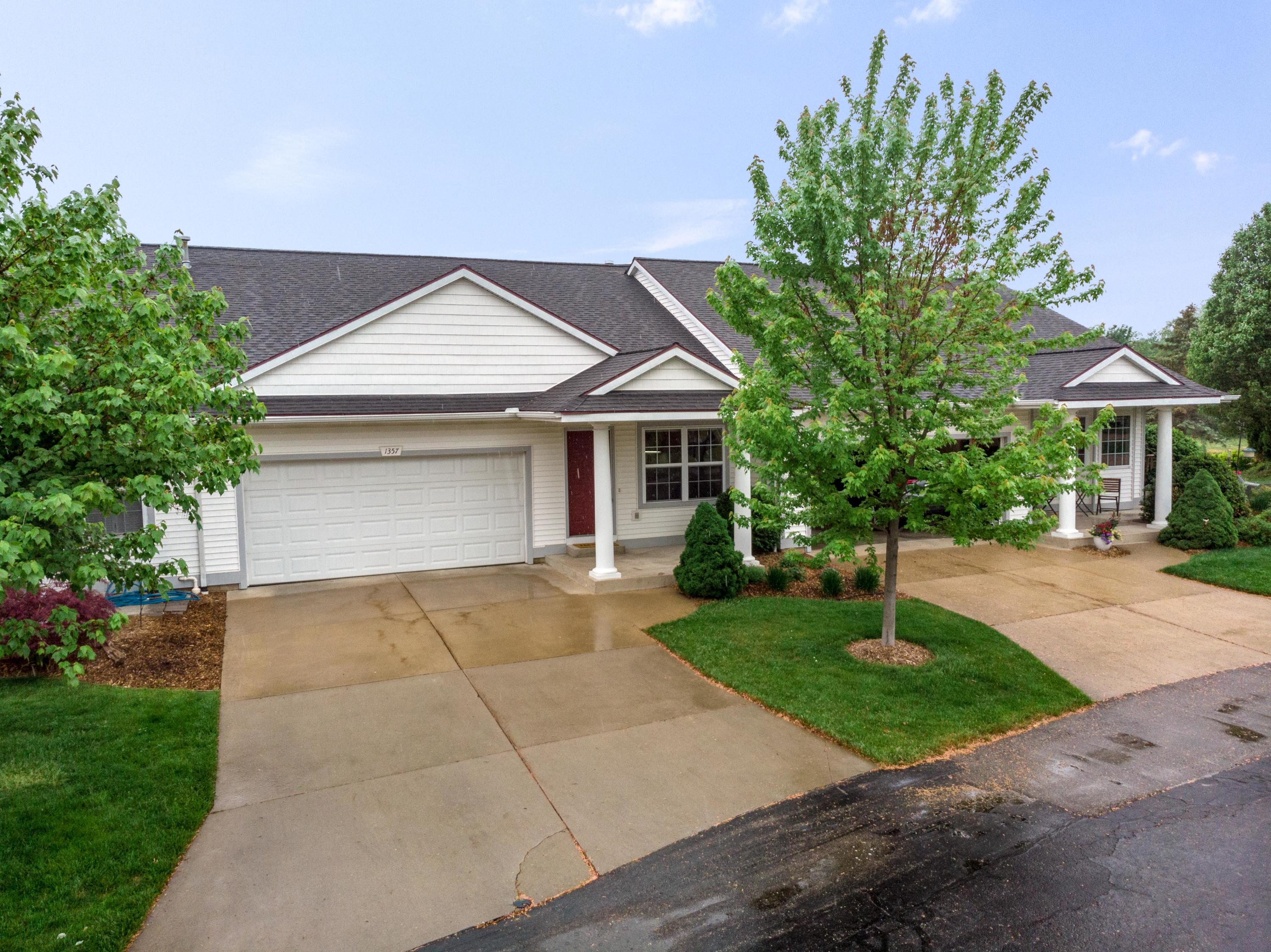 1357 East Point Ridge, Unit 11 Holland, MI 49423 - Photo 29 of 34 1357 E Pointe Ridge-12