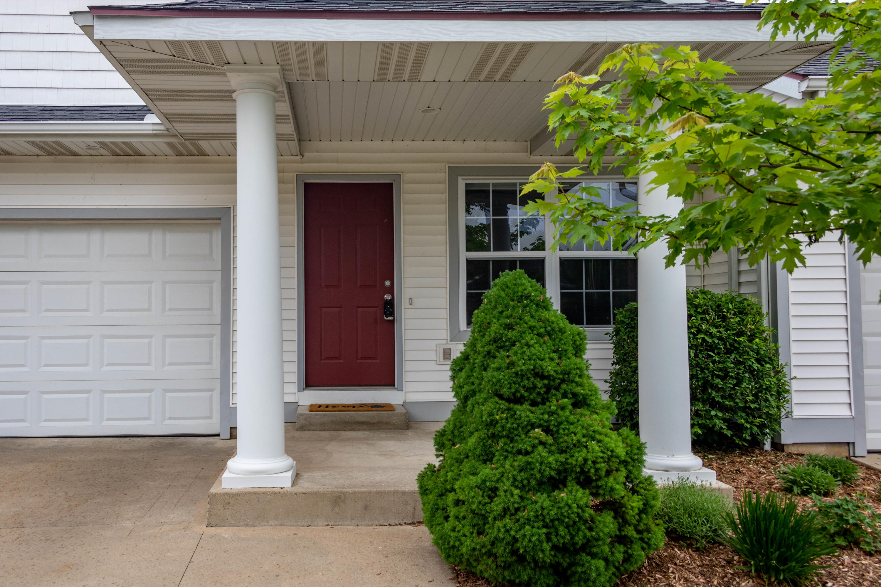 1357 East Point Ridge, Unit 11 Holland, MI 49423 - Photo 31 of 34 1357 E Pointe Ridge-15