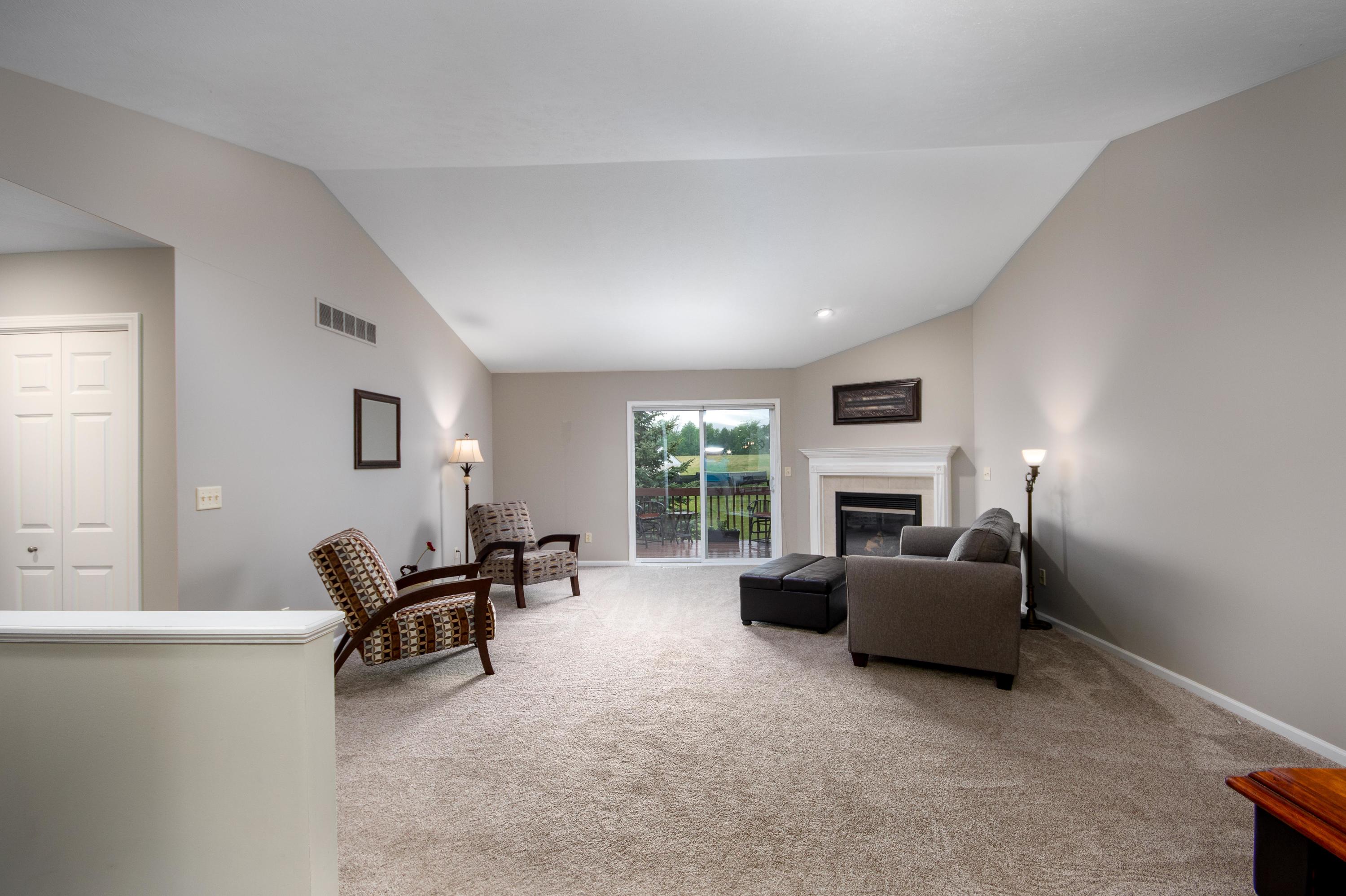 1357 East Point Ridge, Unit 11 Holland, MI 49423 - Photo 8 of 34 1357 E Pointe Ridge-26