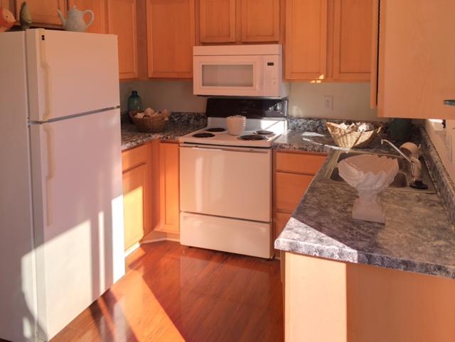 21 Rivers Point Row, Unit 9B Charleston, SC 29412 - Photo 4 of 20 rprkitchencountersfull
