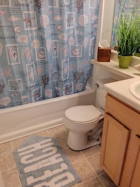 21 Rivers Point Row, Unit 9B Charleston, SC 29412 - Photo 7 of 20 rprupstairsbath