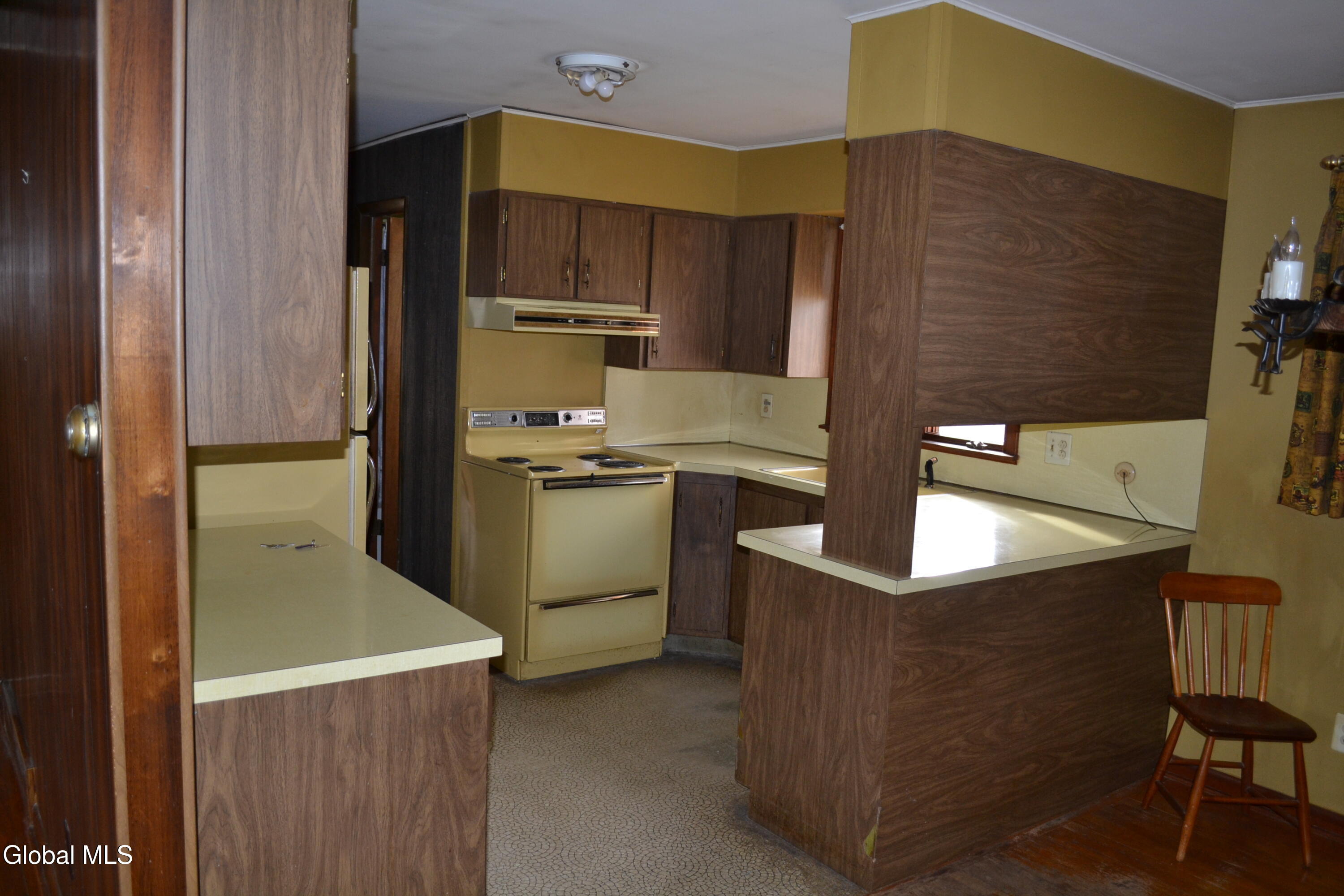 984 State Street Albany, NY 12203 - Photo 5 of 17 DSC_2327