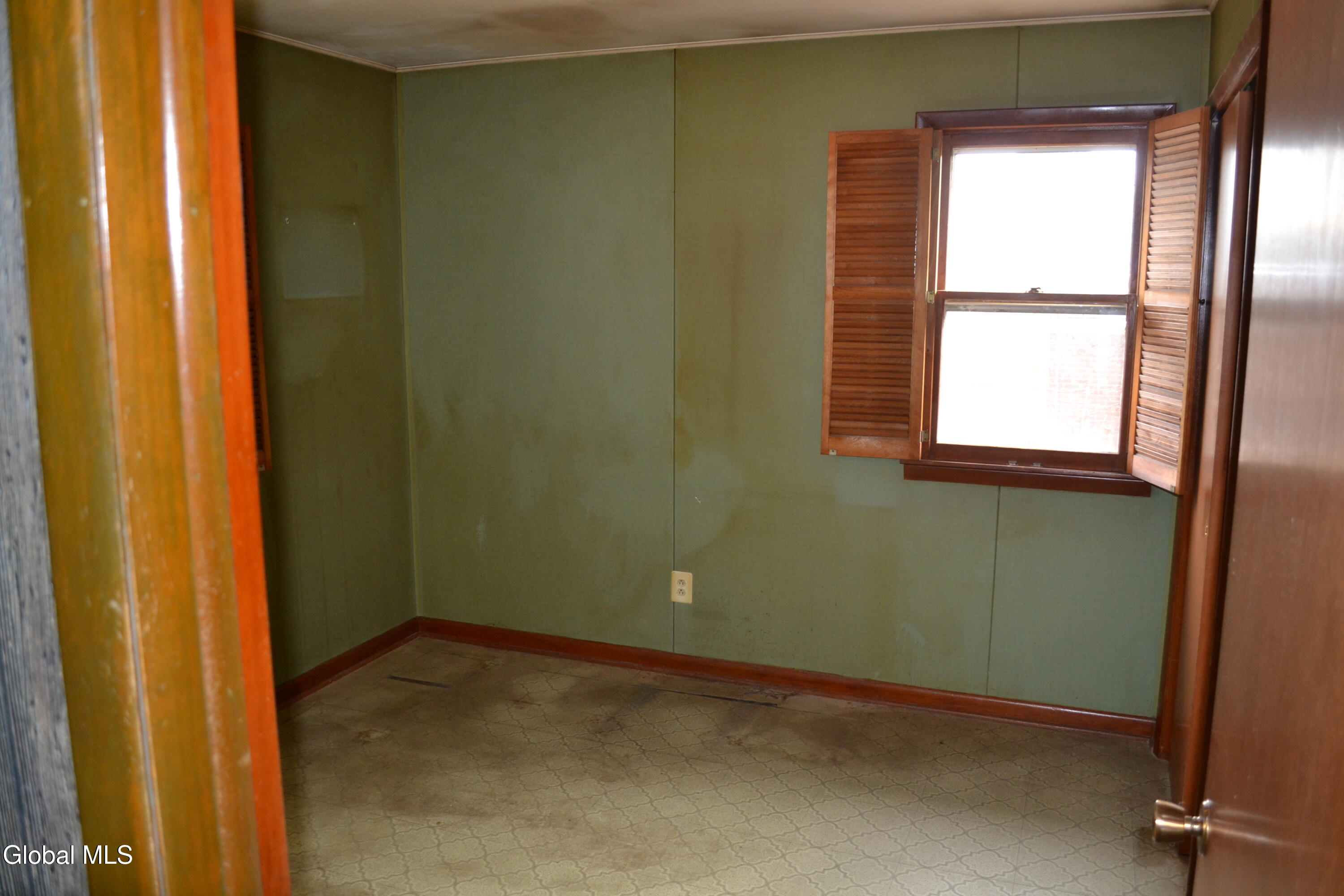 984 State Street Albany, NY 12203 - Photo 8 of 17 DSC_2323