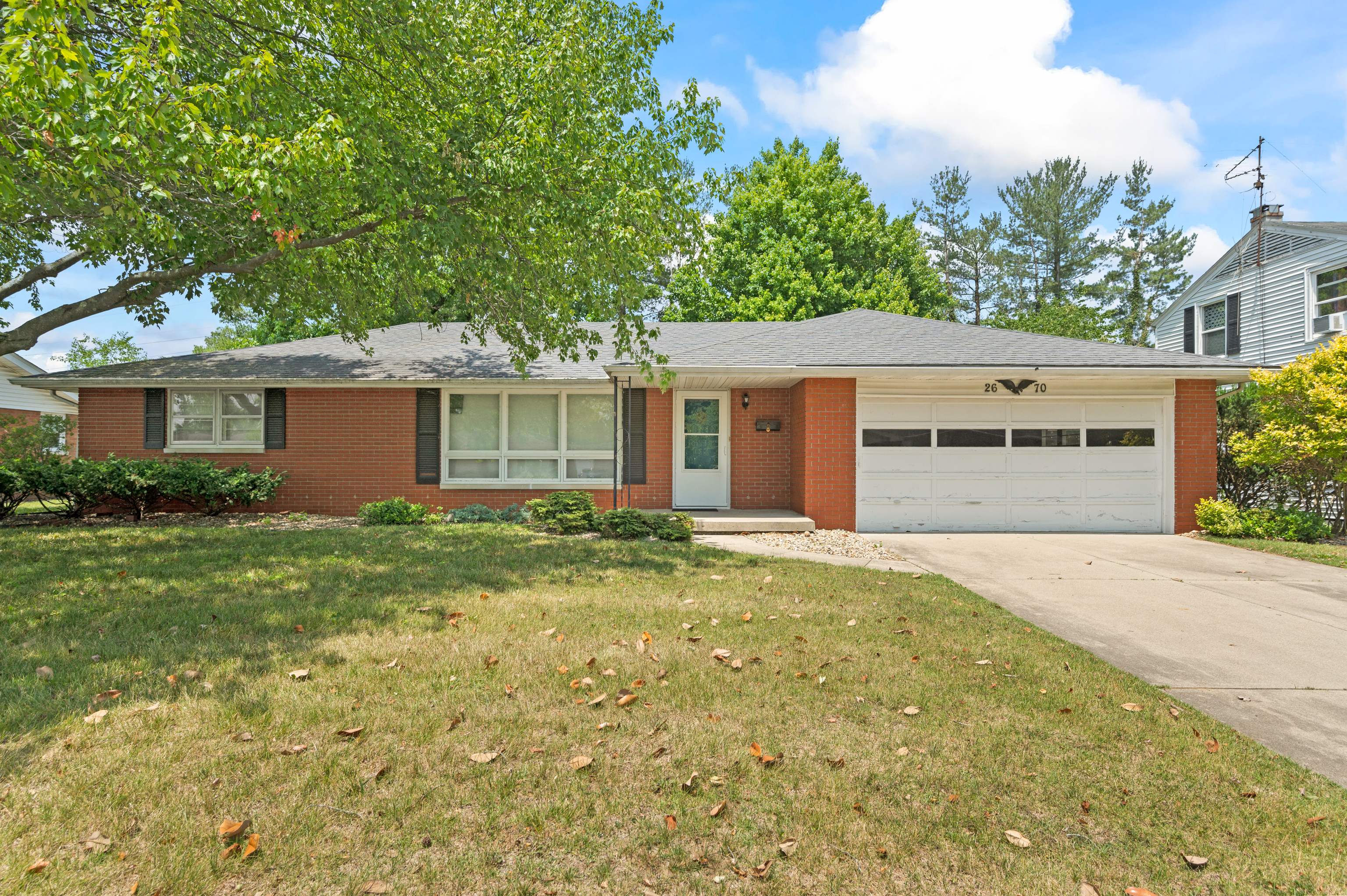 2670 19th Street Columbus, IN 47201 - Photo 1 of 46