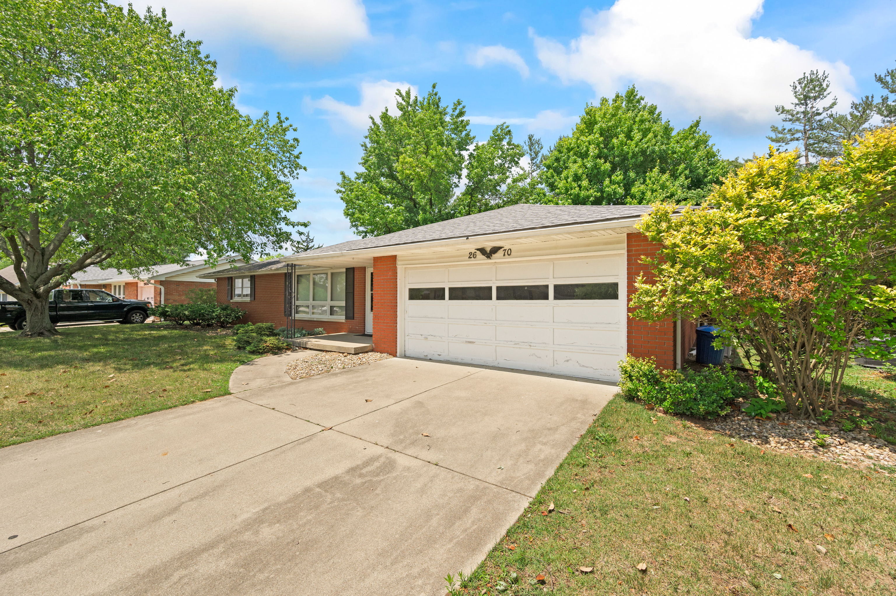 2670 19th Street Columbus, IN 47201 - Photo 2 of 46