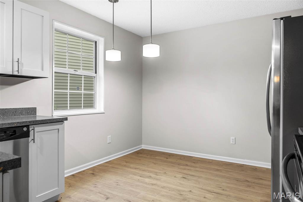 8929 Cardinal Terrace St. Louis, MO 63144 - Photo 8 of 43