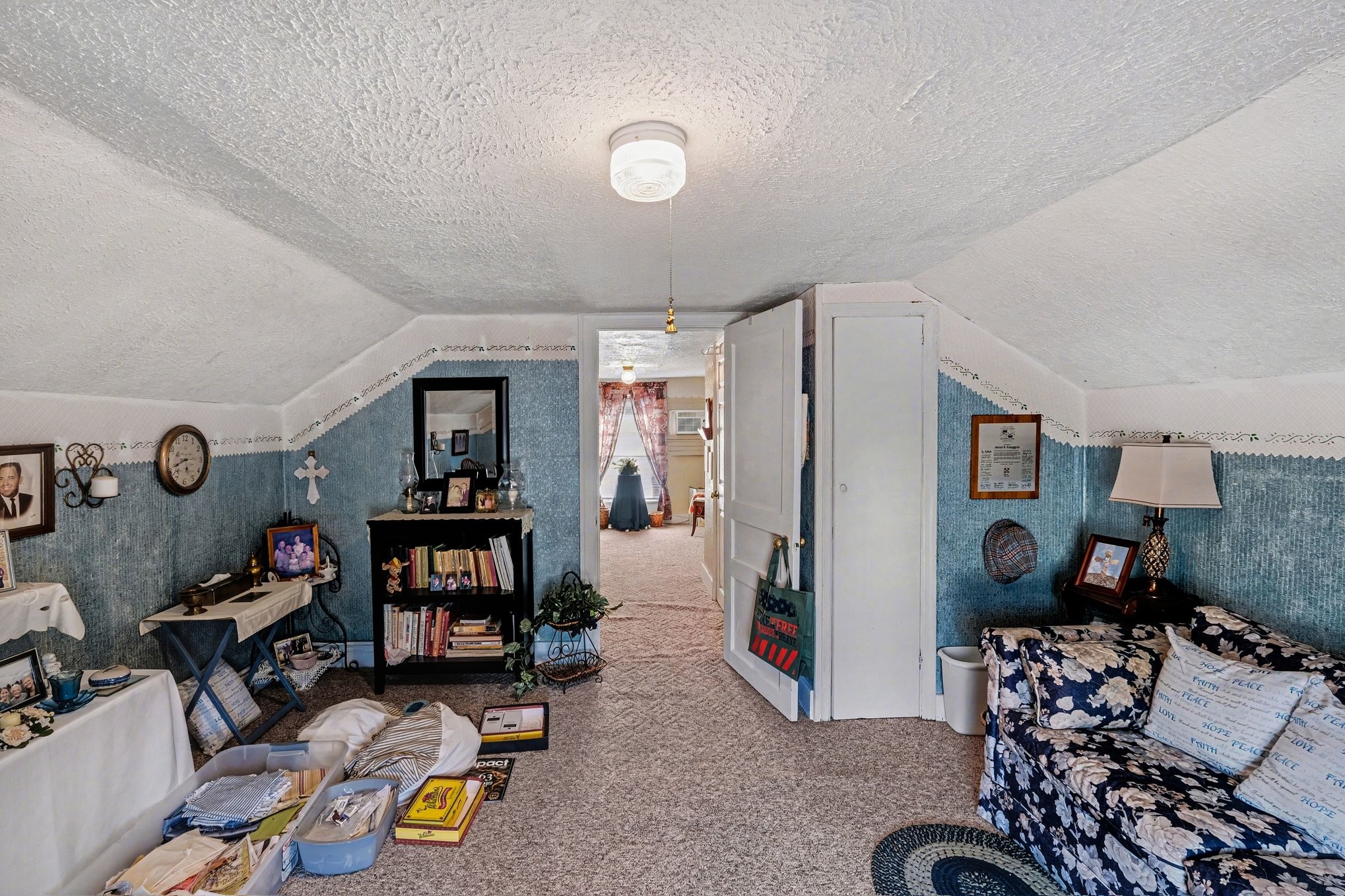 1801 Scribner Avenue Columbia, TN 38401 - Photo 23 of 30 a living room with furniture and a flat screen tv