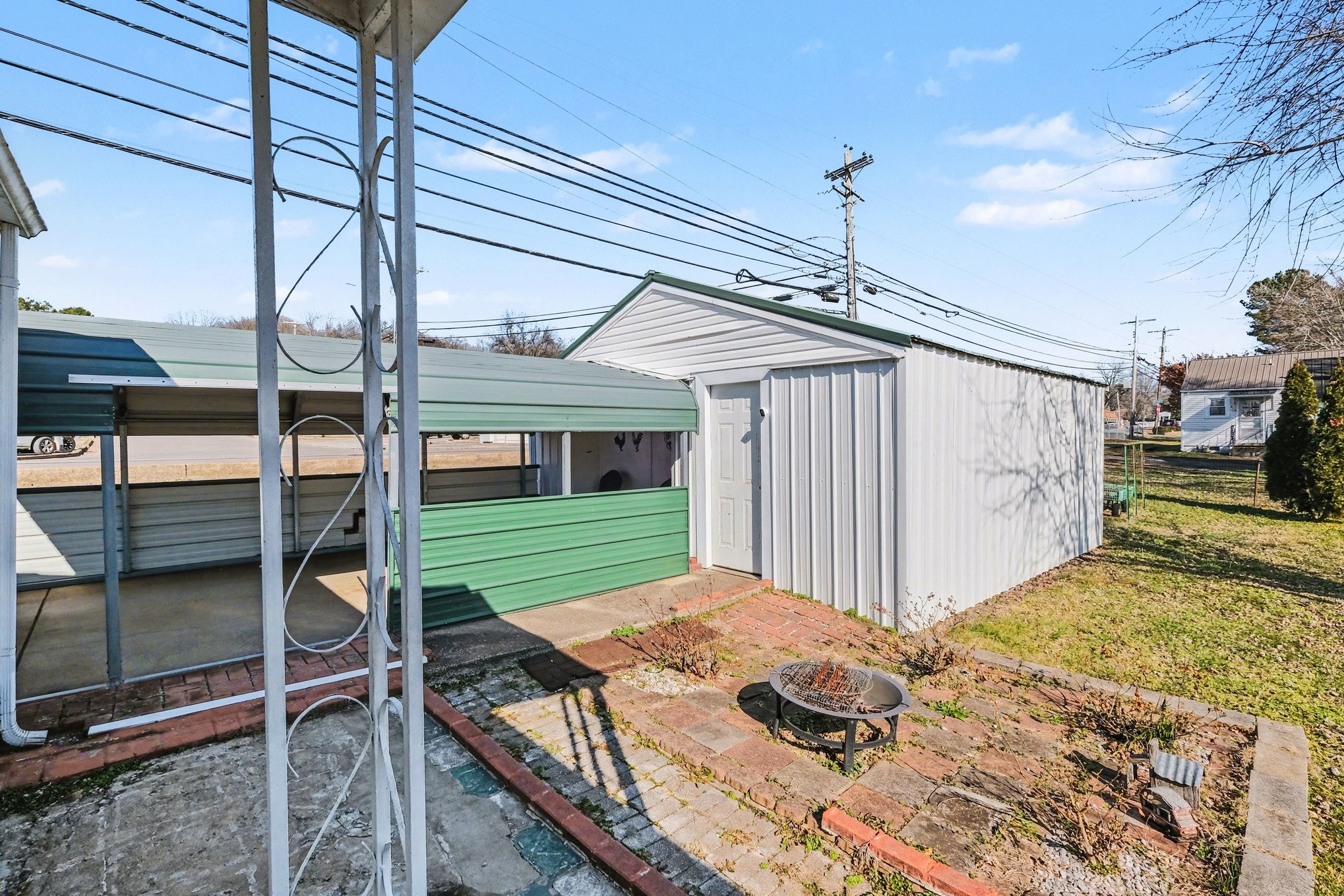 1801 Scribner Avenue Columbia, TN 38401 - Photo 27 of 30 a view of a house with backyard