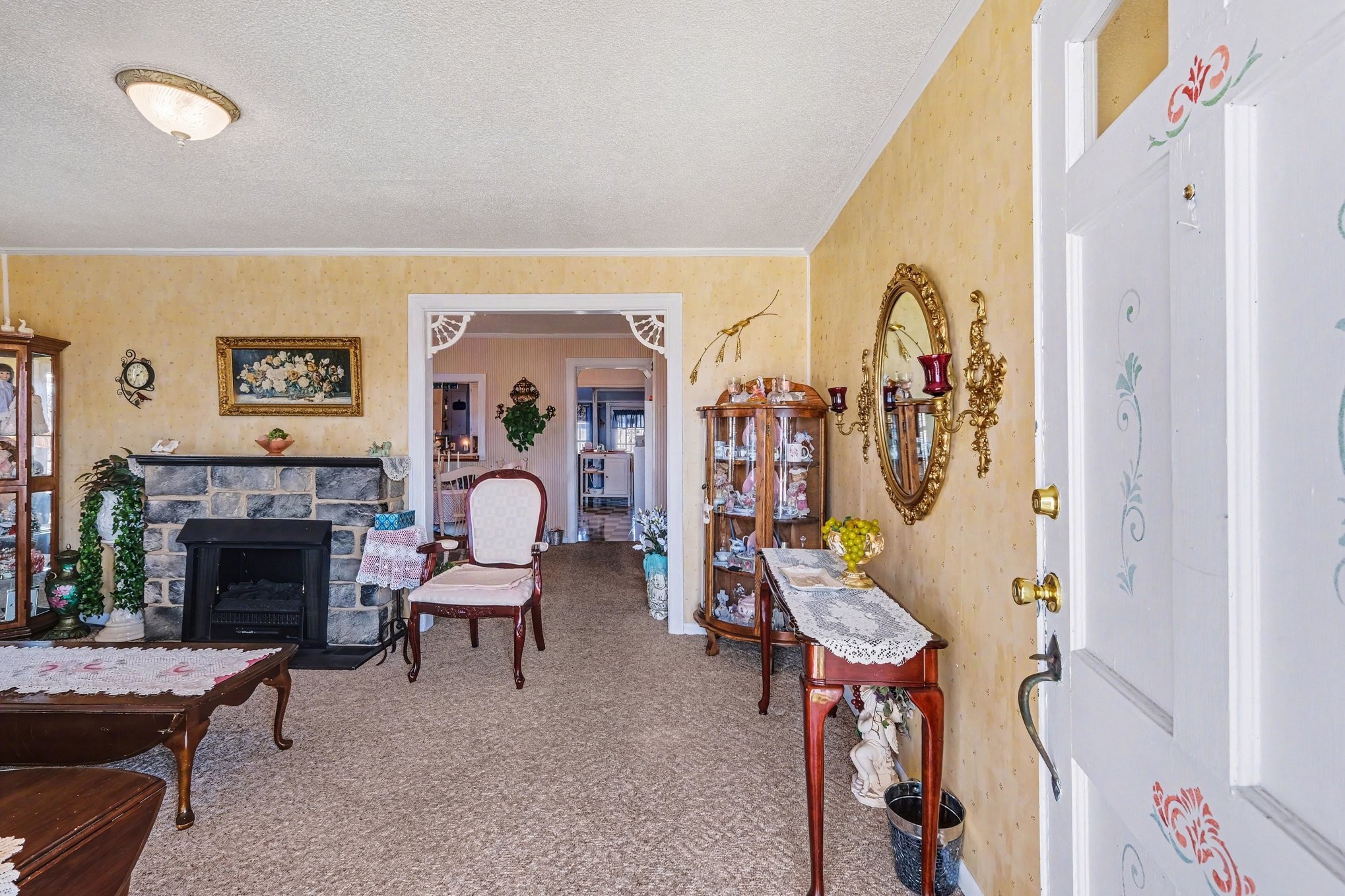 1801 Scribner Avenue Columbia, TN 38401 - Photo 4 of 30 a living room with furniture and a fireplace