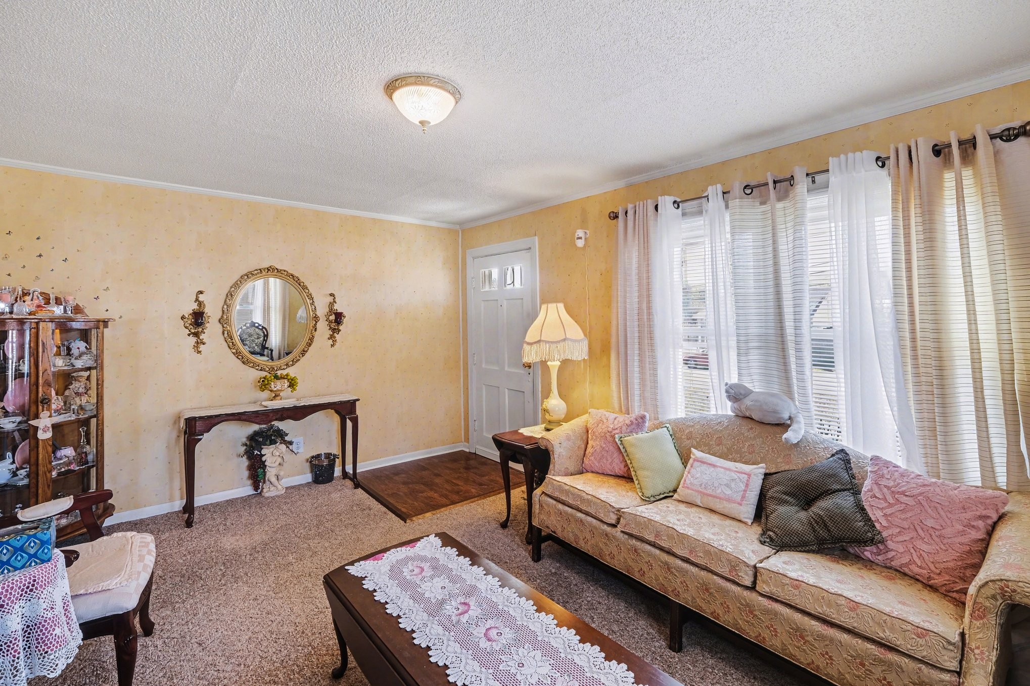 1801 Scribner Avenue Columbia, TN 38401 - Photo 6 of 30 a living room with furniture a rug and a window