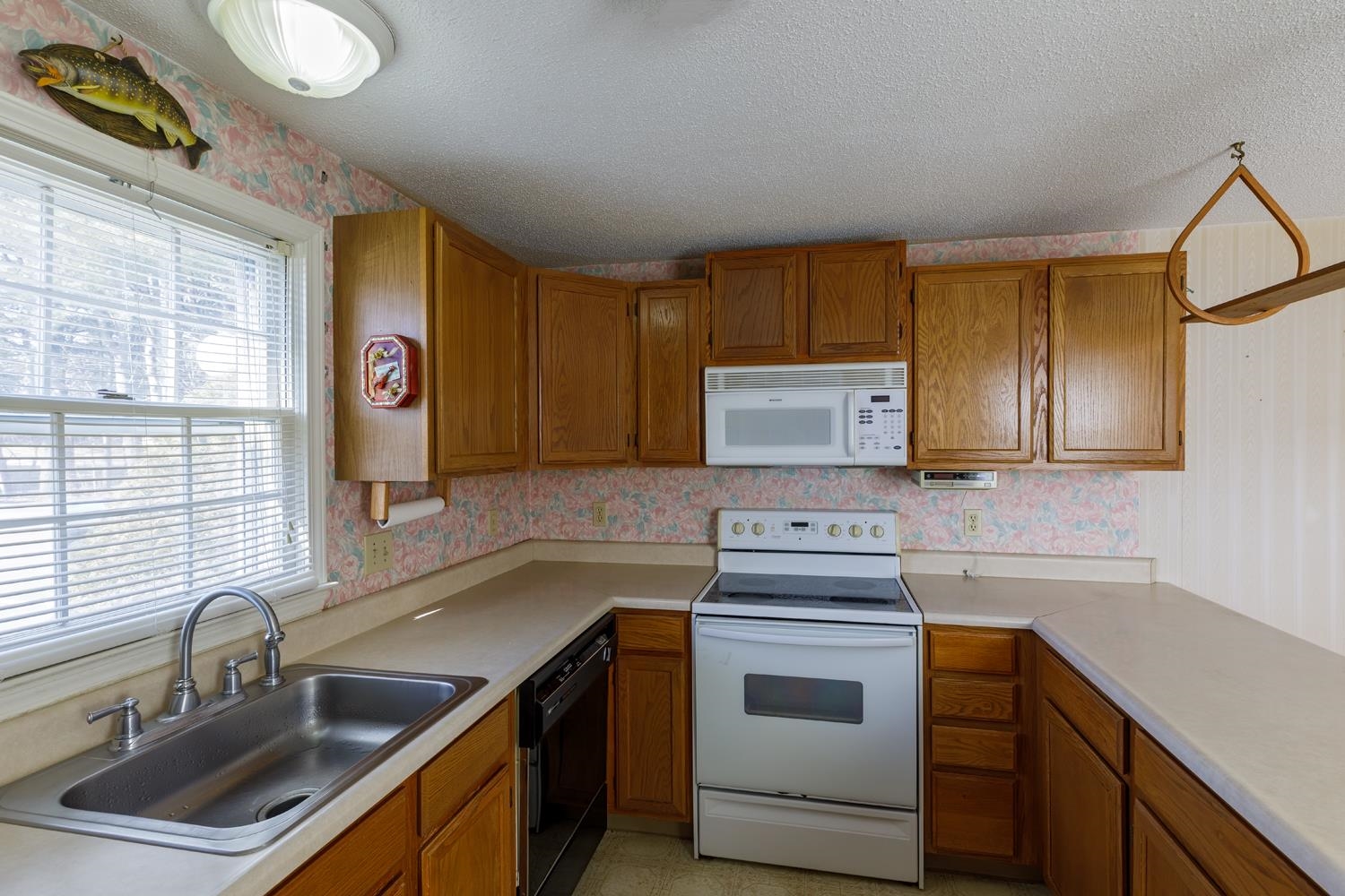 33 Springfield Estates Rochester, NH 03867 - Photo 3 of 18