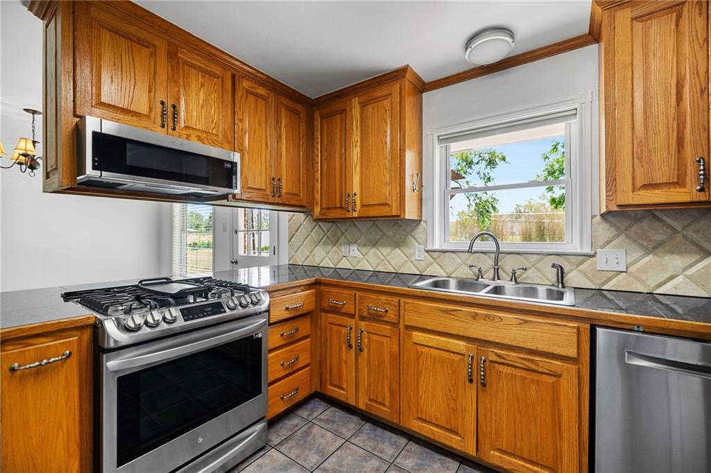 10067 Buttercup Drive Baton Rouge, LA 70809 - Photo 7 of 21