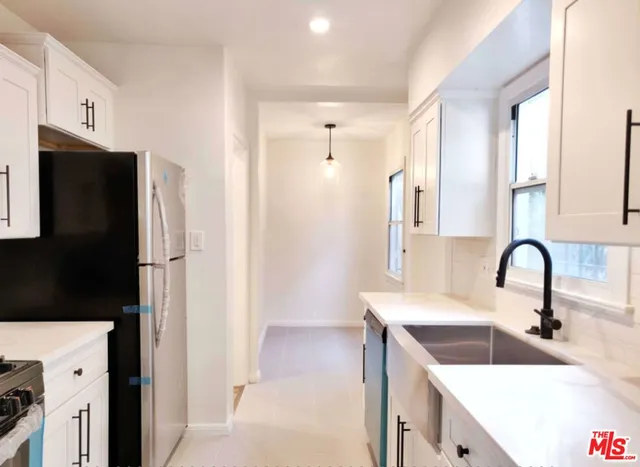 $4,725,000 | 537 North Orange Drive, Los Angeles, CA 90036