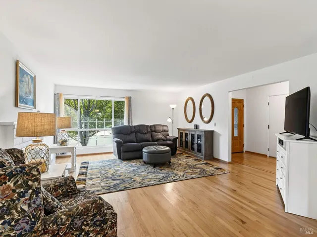 $829,000 | 330 Orchard Street, Healdsburg, CA 95448