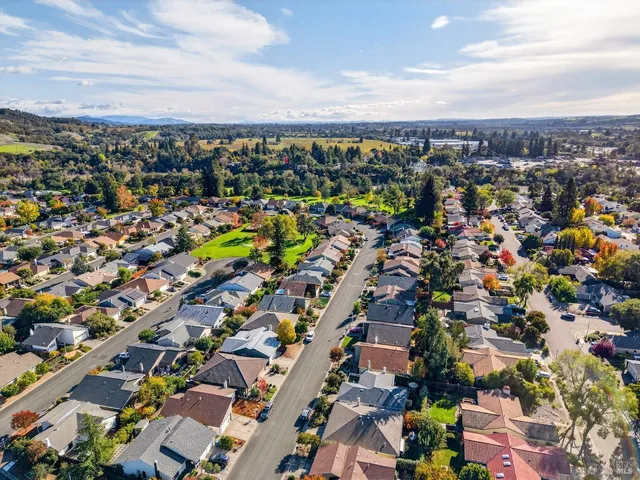 $829,000 | 330 Orchard Street, Healdsburg, CA 95448