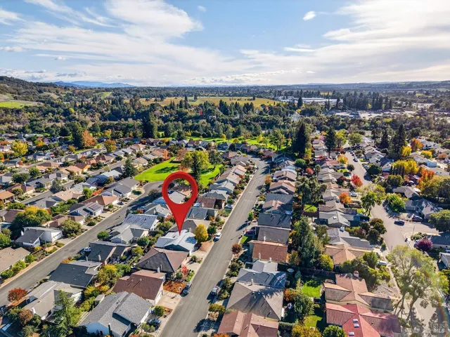 $829,000 | 330 Orchard Street, Healdsburg, CA 95448