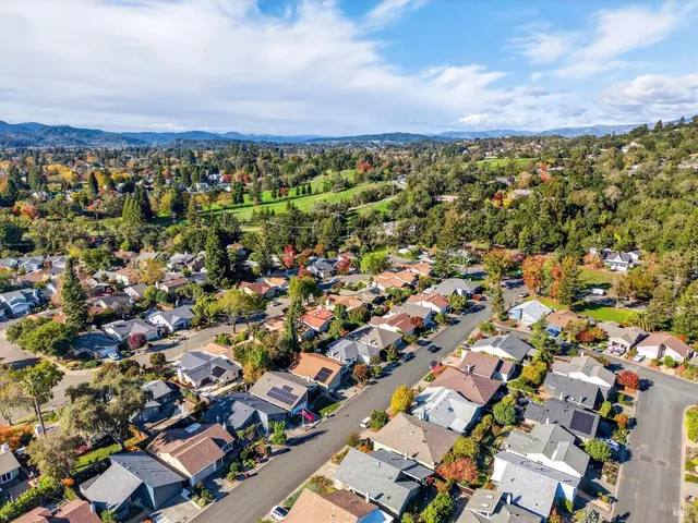 $829,000 | 330 Orchard Street, Healdsburg, CA 95448