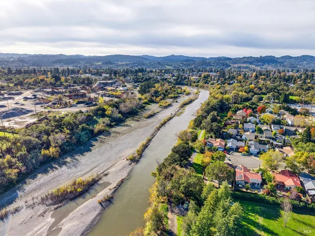 $829,000 | 330 Orchard Street, Healdsburg, CA 95448
