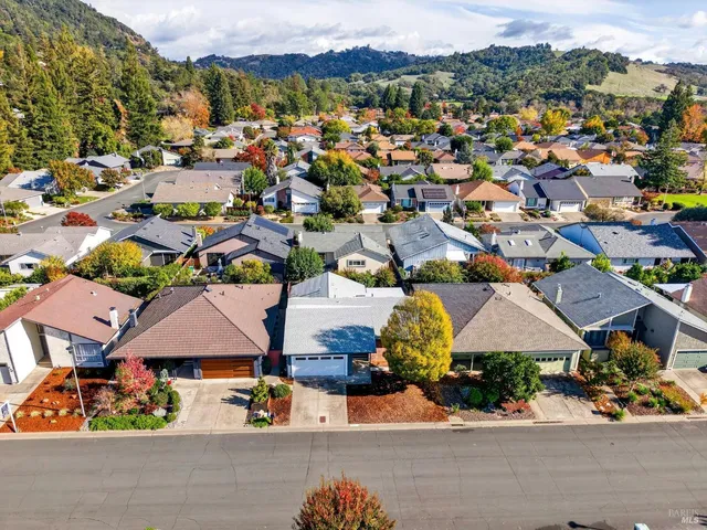 $829,000 | 330 Orchard Street, Healdsburg, CA 95448