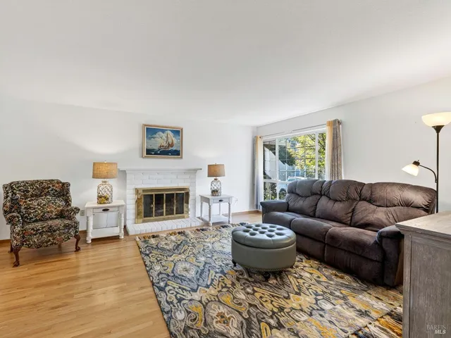 $829,000 | 330 Orchard Street, Healdsburg, CA 95448