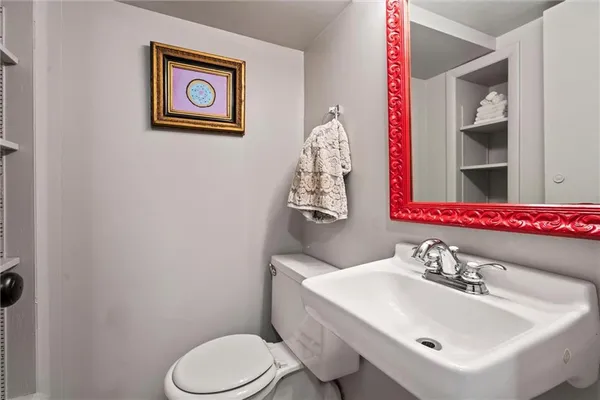 $595,000 | 4900 West 79th Street, Prairie Village, KS 66208
