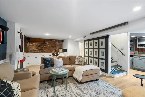$595,000 | 4900 West 79th Street, Prairie Village, KS 66208
