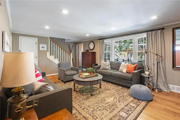 $595,000 | 4900 West 79th Street, Prairie Village, KS 66208
