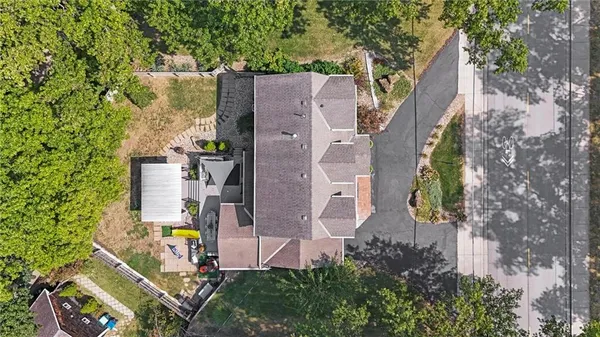 $595,000 | 4900 West 79th Street, Prairie Village, KS 66208