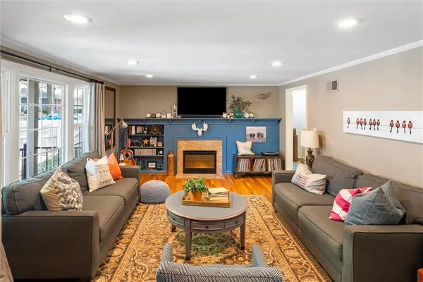 $595,000 | 4900 West 79th Street, Prairie Village, KS 66208