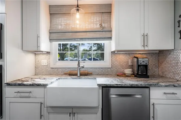 $595,000 | 4900 West 79th Street, Prairie Village, KS 66208