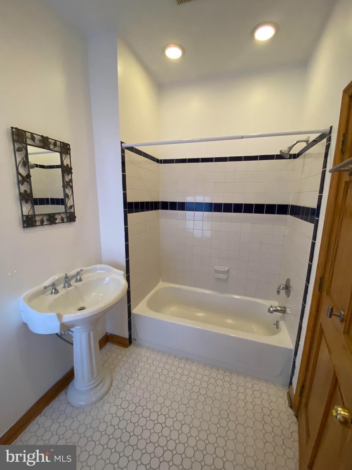 326 Point Street Camden, NJ 08102 - Photo 6 of 23 Gallery Image 6