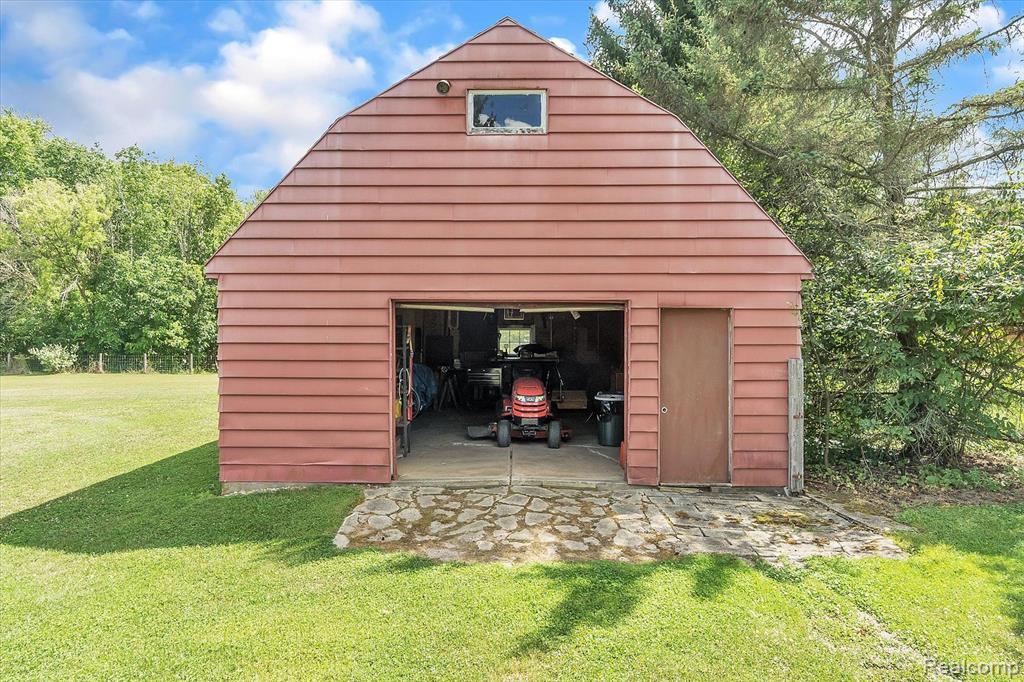 12265 Sharp Road Linden, MI 48451 - Photo 26 of 34