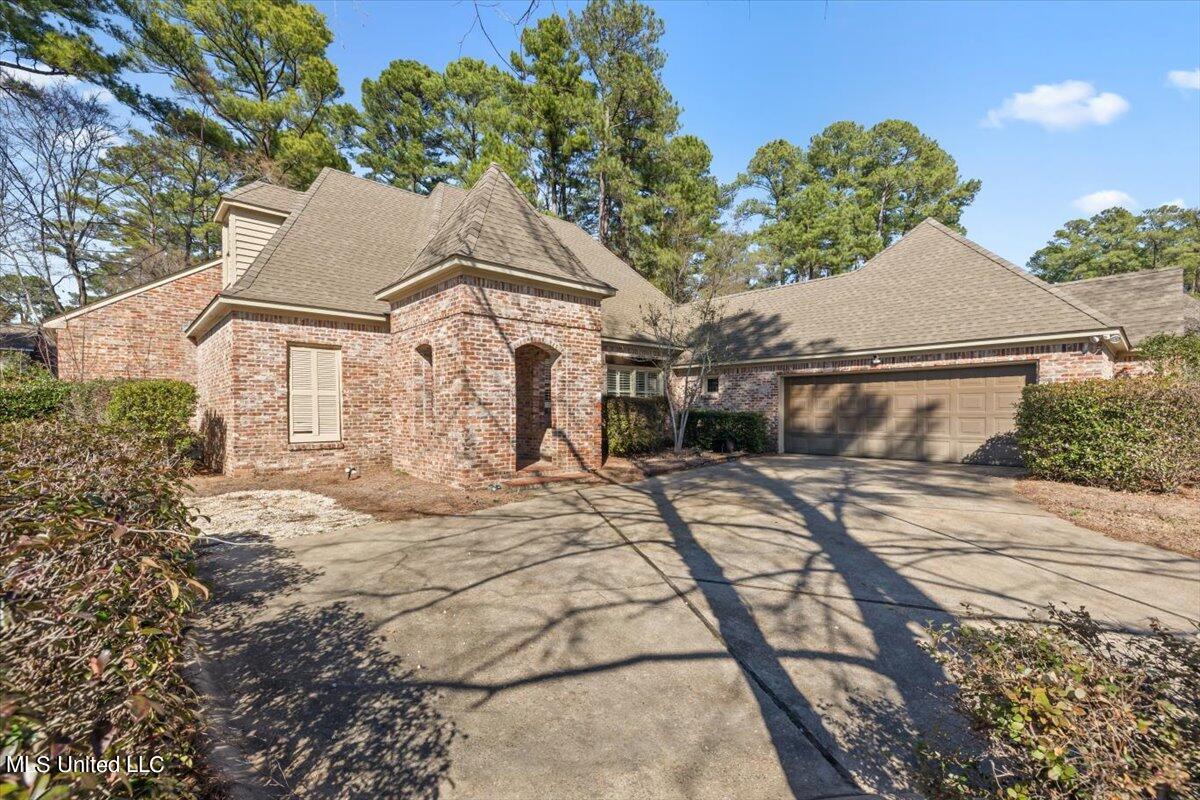 655 Wendover Way Ridgeland, MS 39157 - Photo 2 of 41 02-3HTP5714