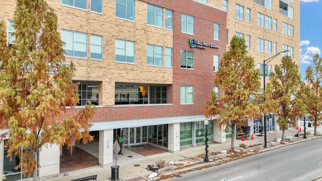 $424,900 | 301 North Neil Street, Unit 708, Champaign, IL 61820