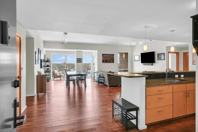 $424,900 | 301 North Neil Street, Unit 708, Champaign, IL 61820