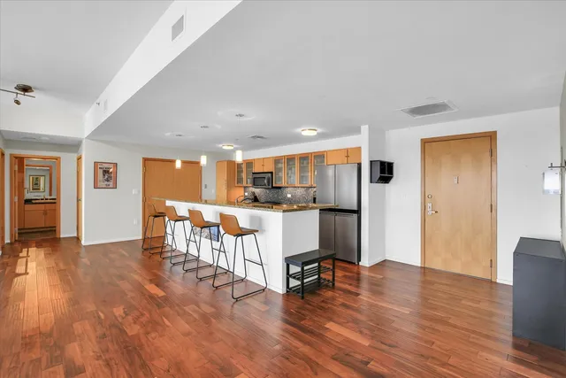 $424,900 | 301 North Neil Street, Unit 708, Champaign, IL 61820