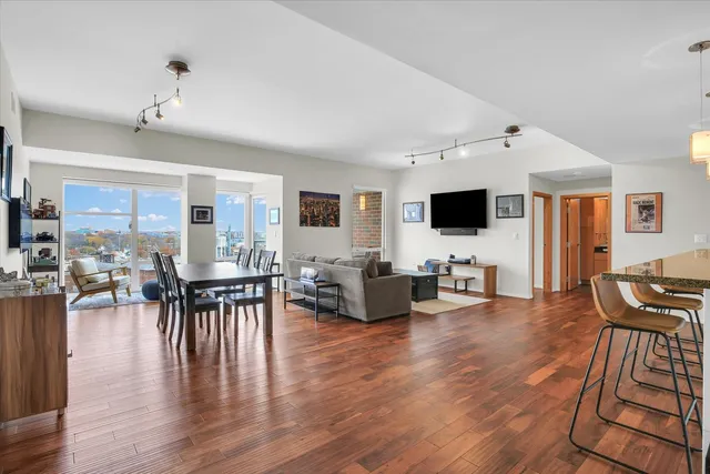 $424,900 | 301 North Neil Street, Unit 708, Champaign, IL 61820