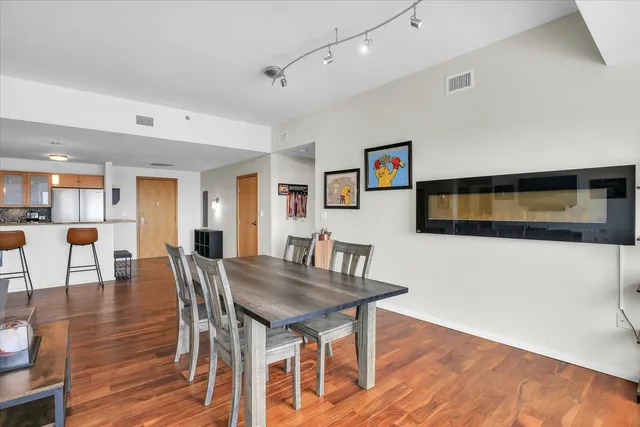 $424,900 | 301 North Neil Street, Unit 708, Champaign, IL 61820