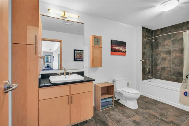 $424,900 | 301 North Neil Street, Unit 708, Champaign, IL 61820