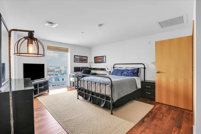 $424,900 | 301 North Neil Street, Unit 708, Champaign, IL 61820