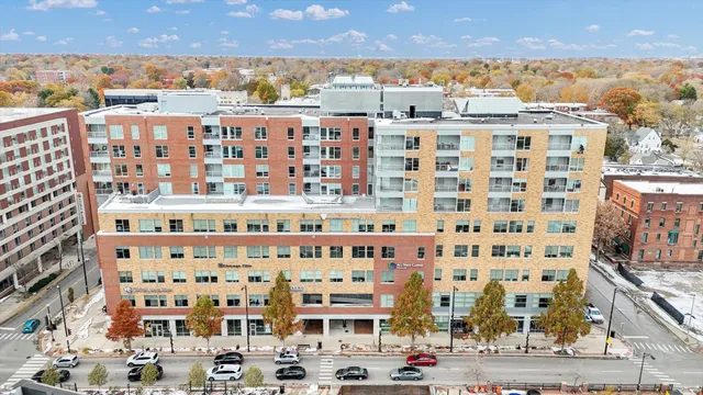 $424,900 | 301 North Neil Street, Unit 708, Champaign, IL 61820